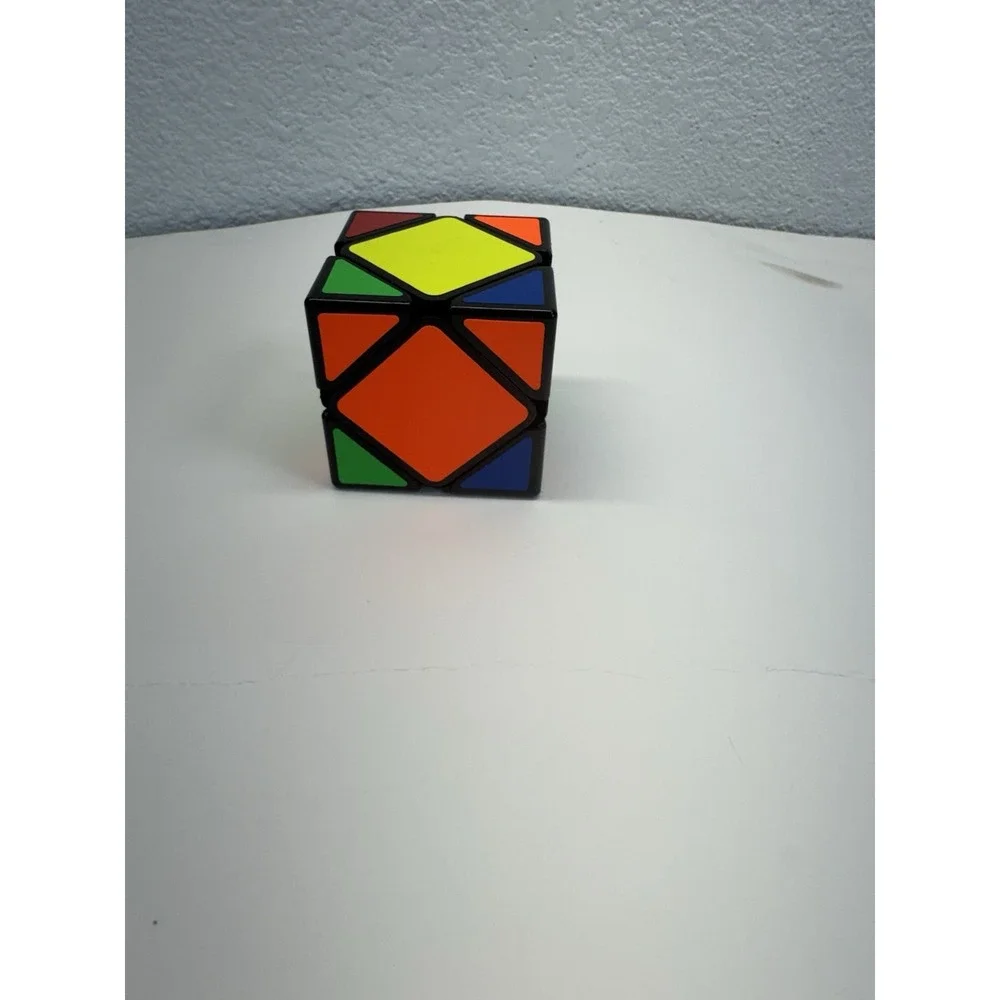 QiYi Skewb Speed Cube Black Plastic Magic Twist Puzzle 6970647061624